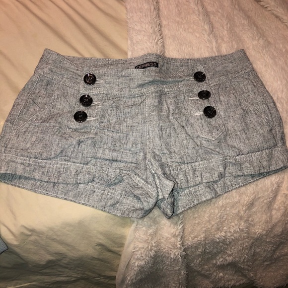 Super cute button up shorts - Picture 5 of 5